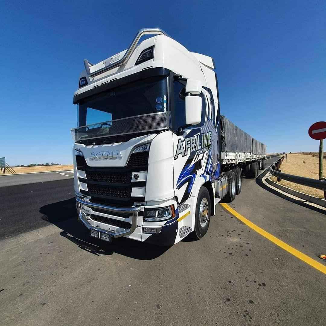 Afri lime truck front side view